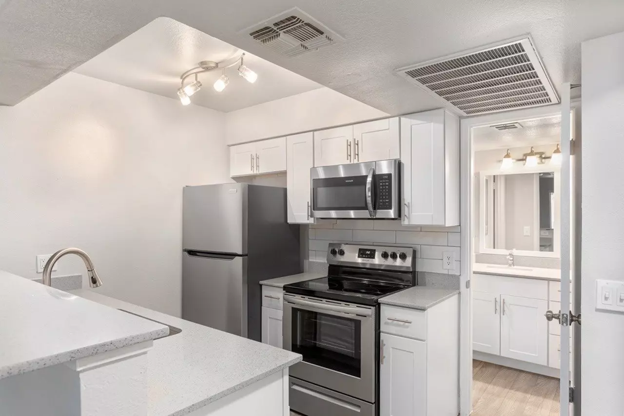 Rise Desert West Apartment for rent in Phoenix, AZ