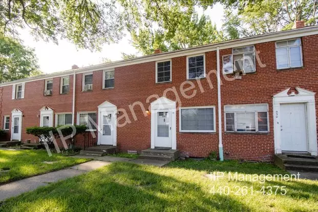 450 Kenwood Dr Apartment for rent in Euclid, OH