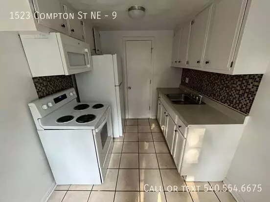1523 Compton St NE Apartment for rent in Roanoke, VA