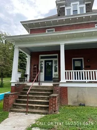 910 Campbell Ave Apartment for rent in Roanoke, VA