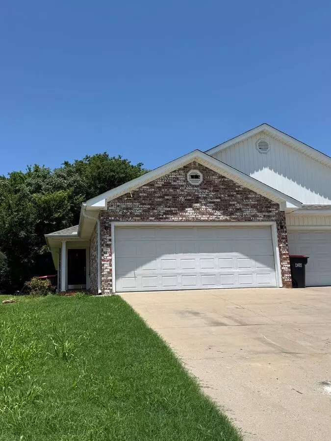 719 Mckibben Duplex Apartment for rent in Van Buren, AR