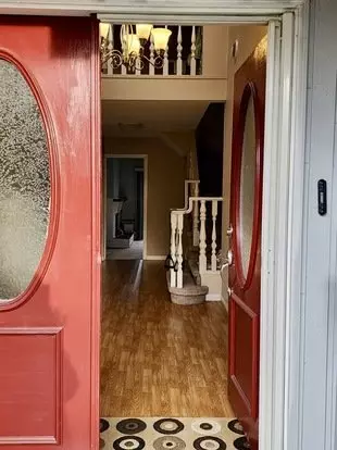 10454 Fraserglen Dr Apartment for rent in Surrey, BC