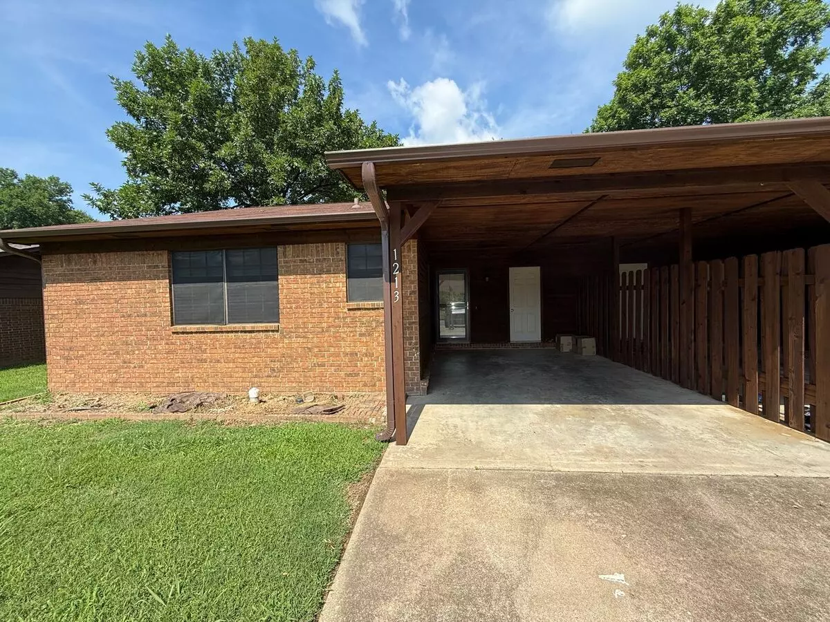 1213-1215 University Apartment for rent in Russellville, AR