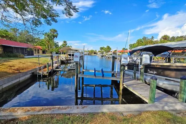 Waterfront, 2 Bed 2 Bath With Boat Dock And Pet Friendly Apartment for rent in Bradenton, FL