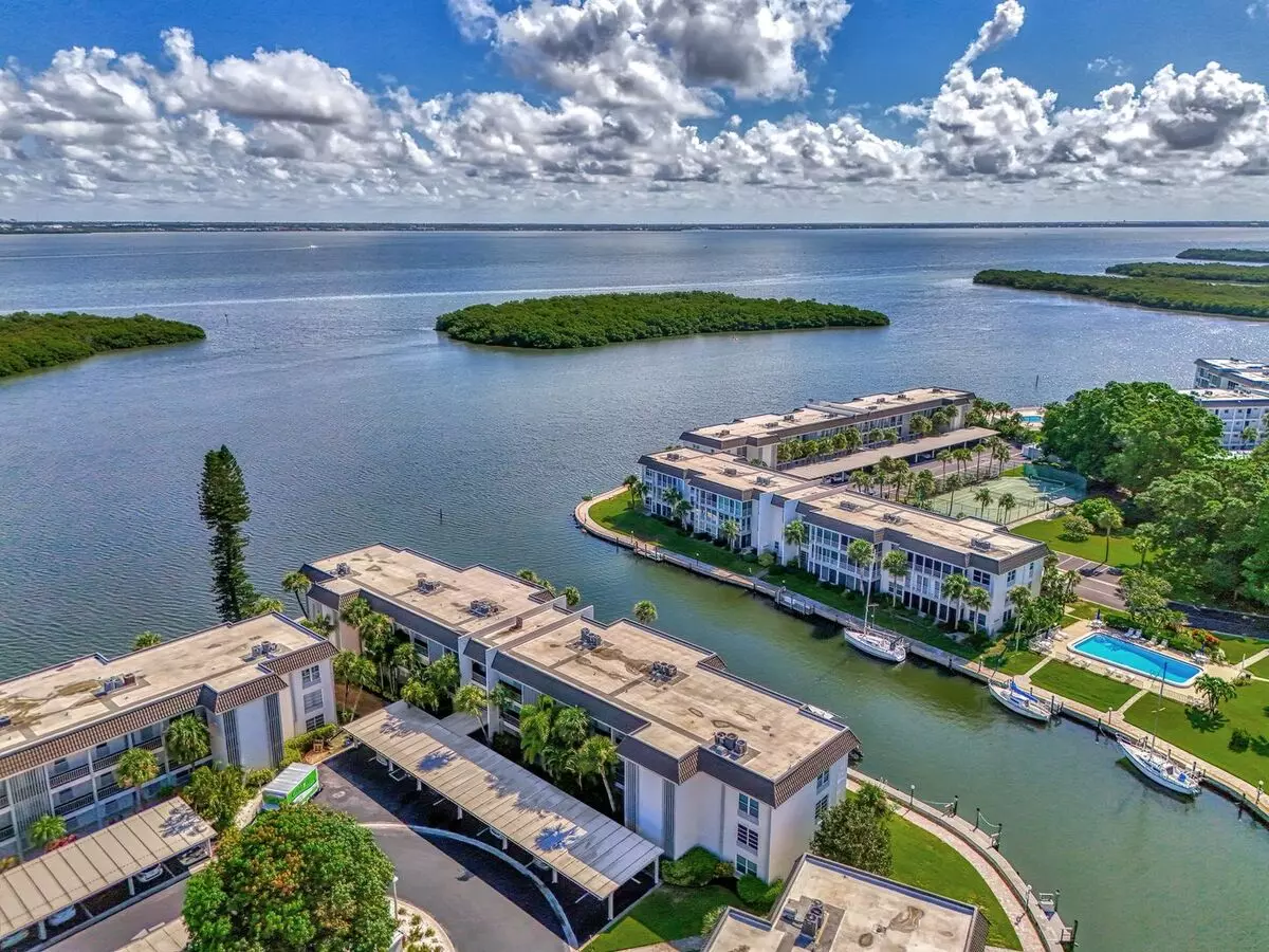 Luxury Longboat Living At It’s Finest! Available August 2025-january 2026 Apartment for rent in Longboat Key, FL