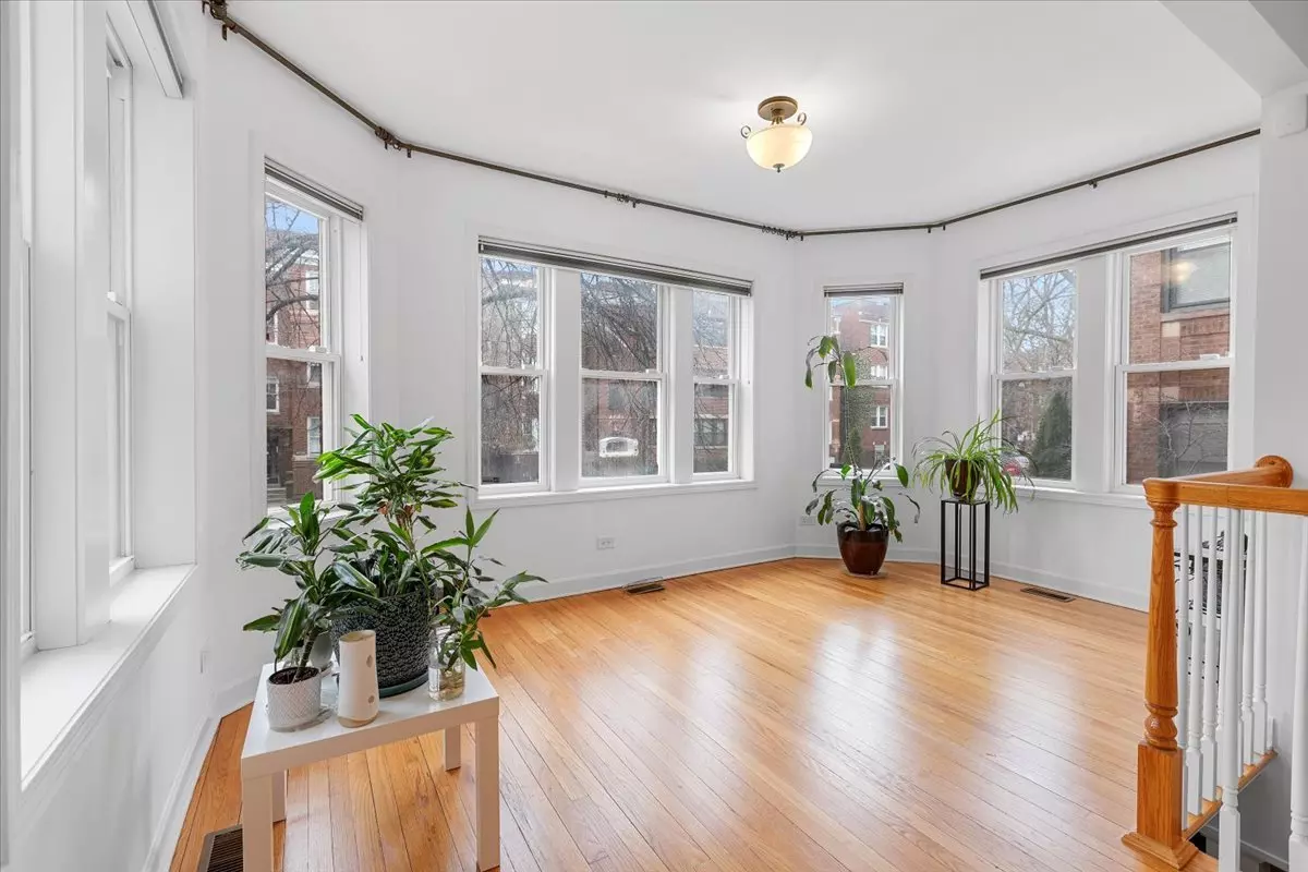 6445 N Greenview Ave Apartment for rent in Chicago, IL