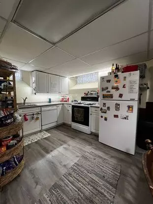Garden Level Brighton 2 Bed On Cummings Rd. B Line, C Line, Pet Friendly, Student Friendly. Avail 9/1 Apartment for rent in Brighton, MA