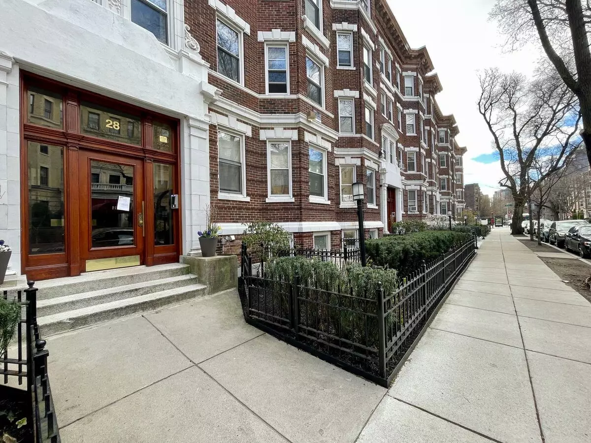 $2900 Fenway Garden Level 1Bed / 1Bath With Laundry In Unit Apartment for rent in Boston, MA