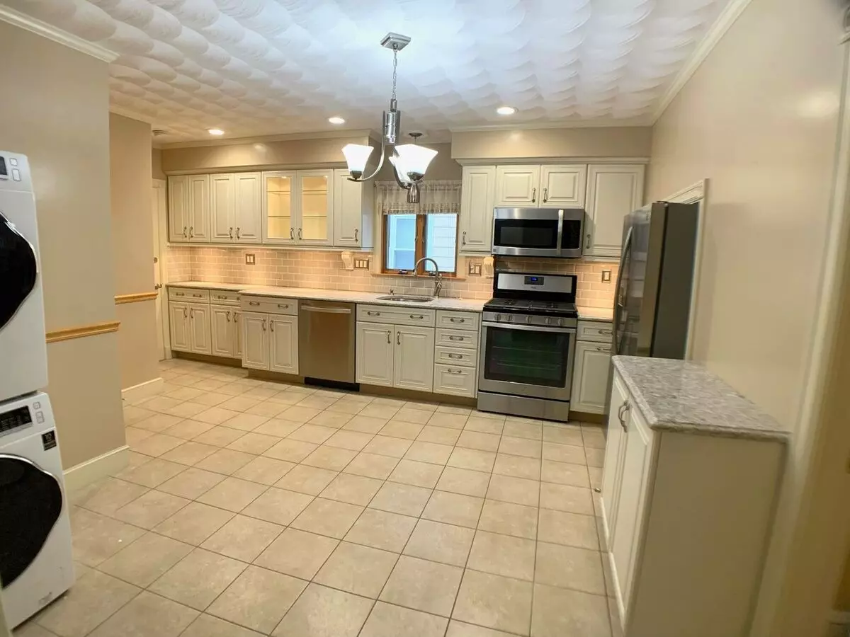 Beautifully Renovated 3 Bed With In-unit Laundry And Free Parking!! House for rent in Somerville, MA