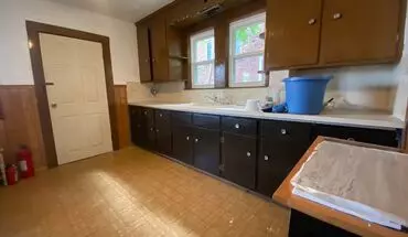 5 of 16 Cleveland Circle Area Of Brighton. Parking Included, Laundry On A Site, Steps From The T Stop Apartment for rent in Brighton, MA