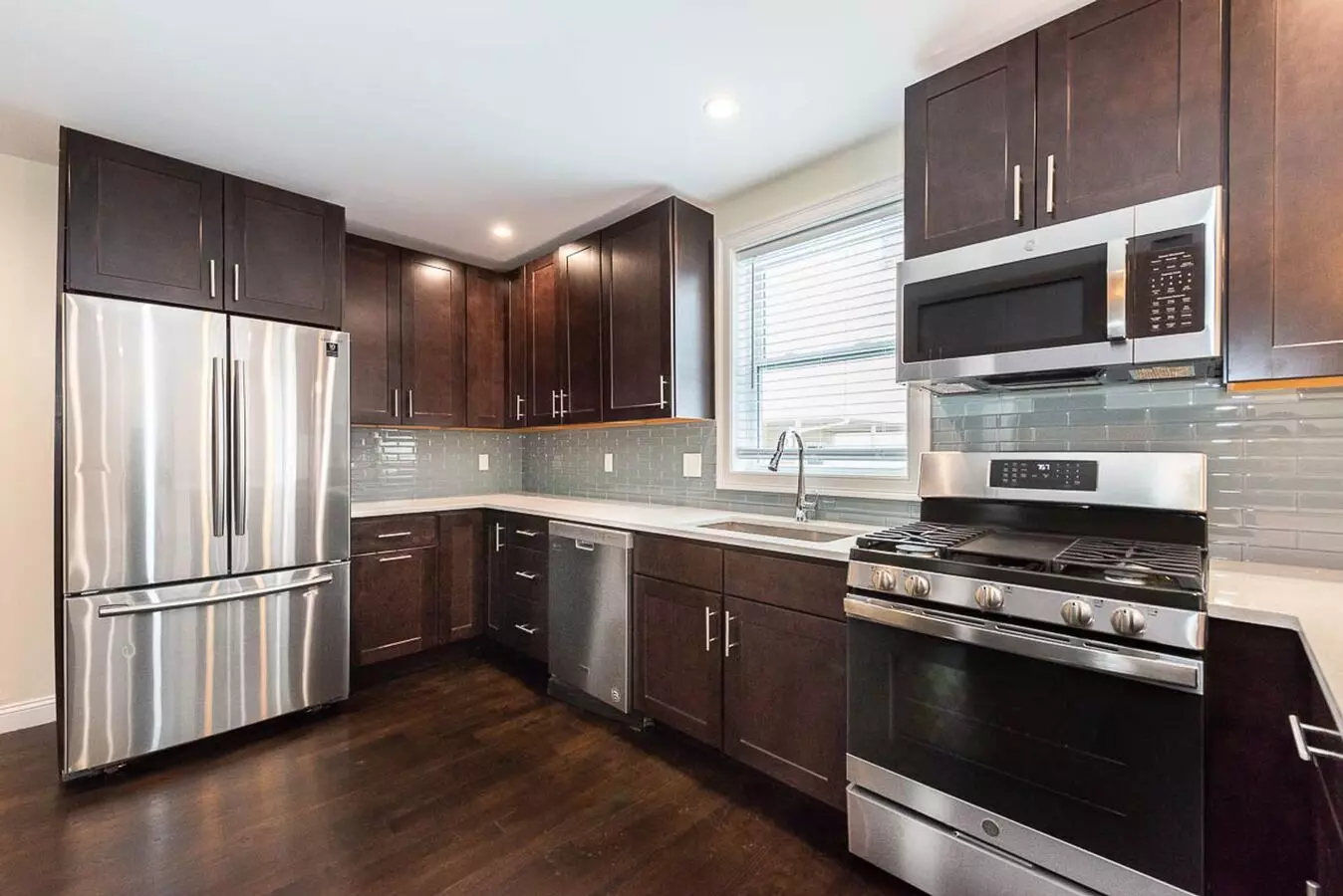 9/1 Newly Renovated 6br/5ba Single Family Near Medford Sq! Apartment for rent in Medford, MA