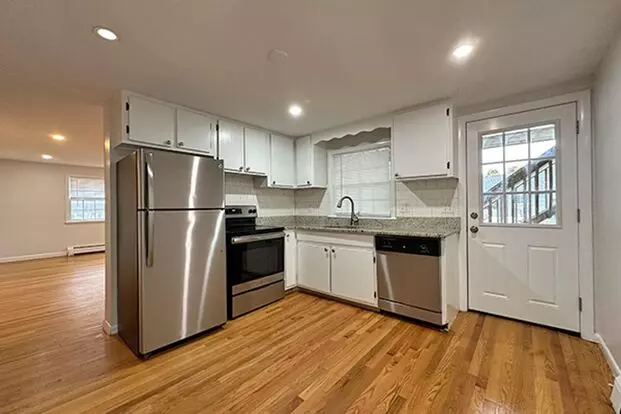 Avl Now - No Fee! Renovated 2br W/parking Near Beaches, Mbta & More! Apartment for rent in Boston, MA