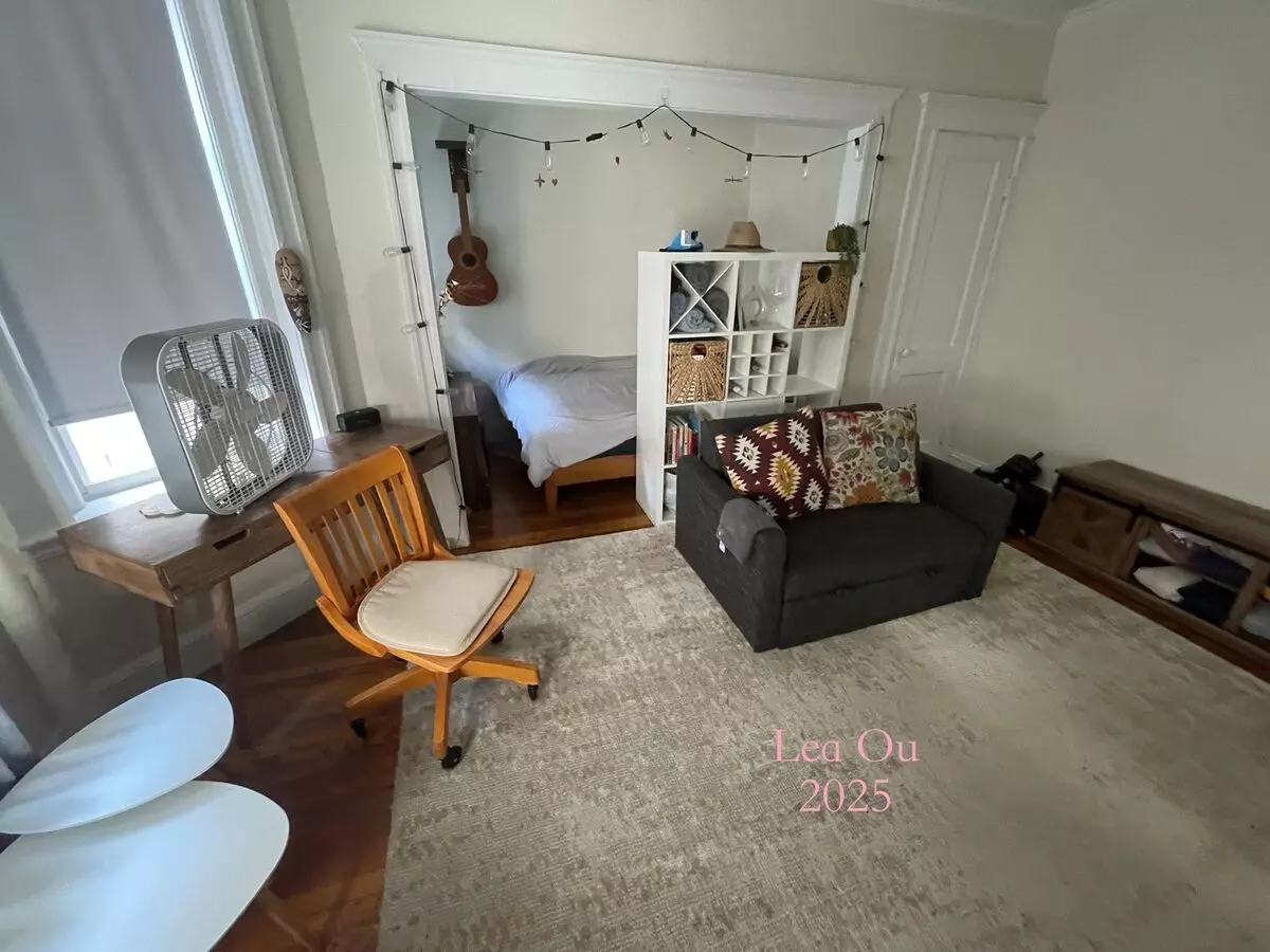 No Broker Fee! Available 9/1 Studio W/alcove In Fenway! Short Distance To Lots Of Schools. Apartment for rent in Allston, MA