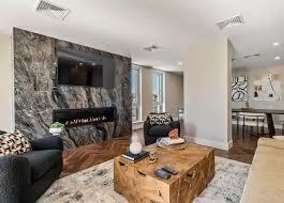 No Brokers Fee, Steps From The T Stop, The Building With Elevator And Laundry, Eat-in Kitchen Apartment for rent in Brighton, MA