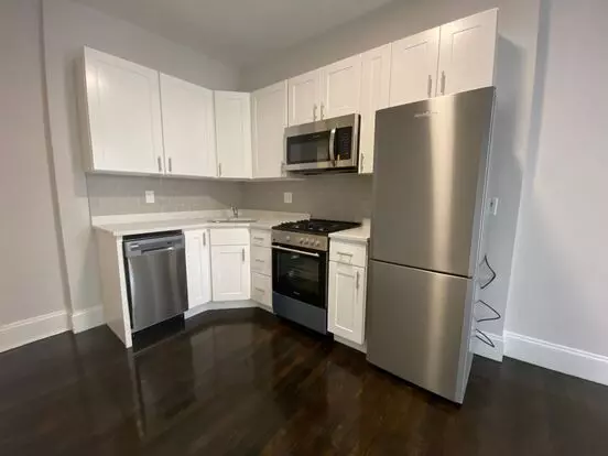 Luxury 2-bedroom Apartment In Back Bay – Clearwater St $4,150/month | 2 Bed • 1 Bath Apartment for rent in Back Bay, MA