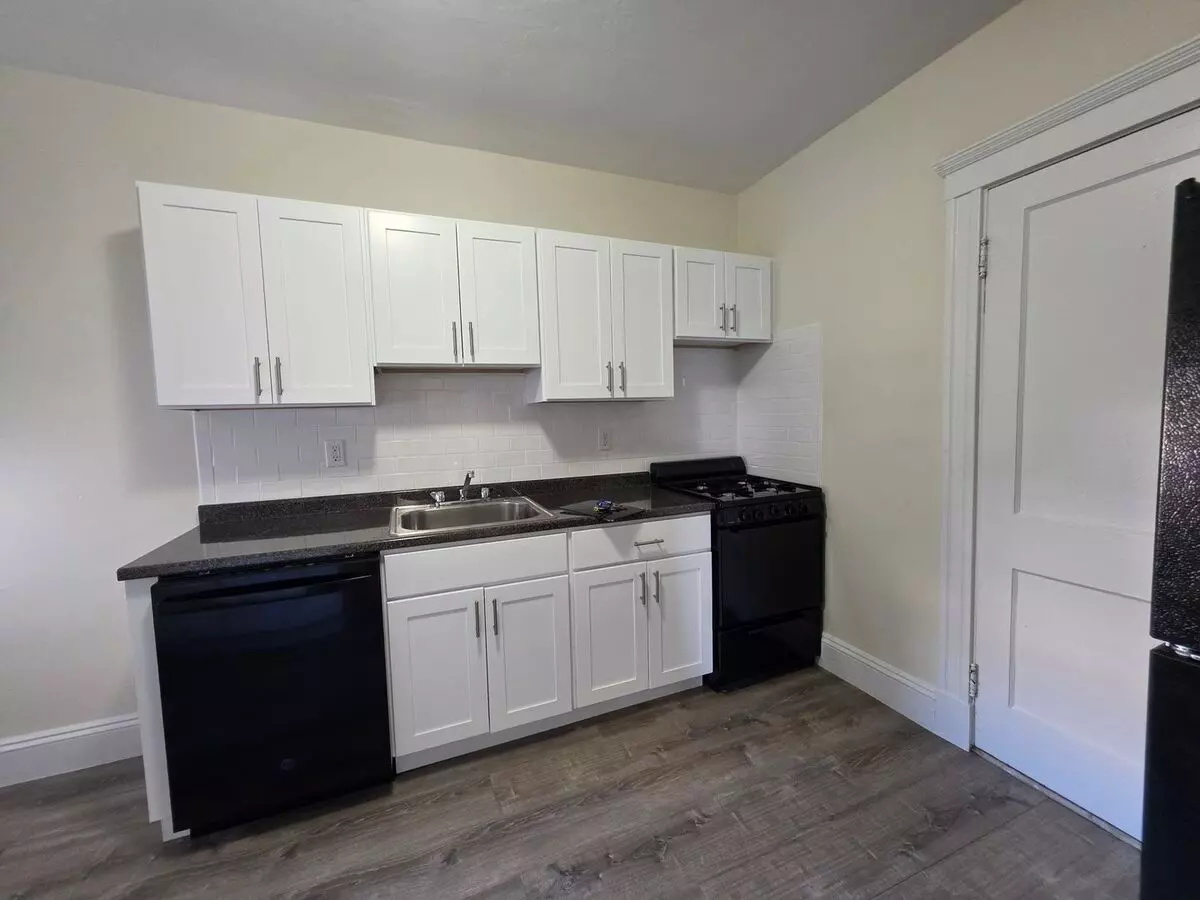 No Brokers Fee, No Security Deposit, Heat, Hot Water Included, Balcony, Laundry, Elevator Apartment for rent in Boston, MA