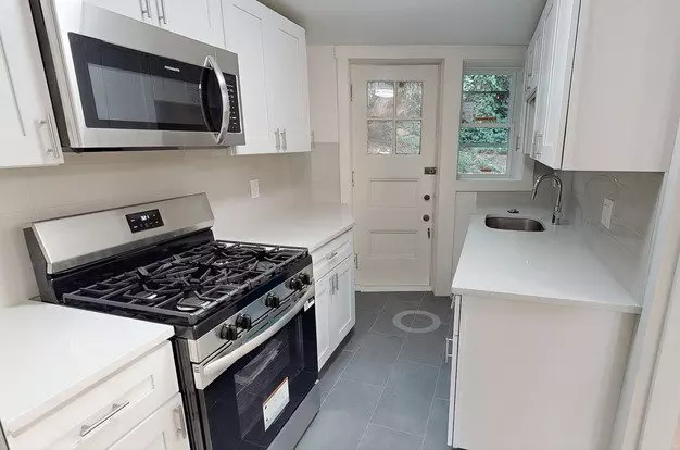 Avl Now - No Fee! Renovated 1br Near Harvard Sq, Mt Auburn, Tory Row! Apartment for rent in Boston, MA