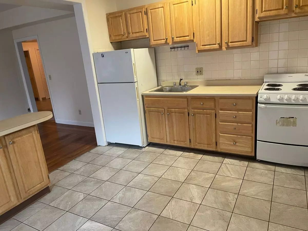 Renovated 3 Bed In Packards Coenr Bu Area Equal Size Rooms Open Layout 1 Free Month House for rent in Boston, MA
