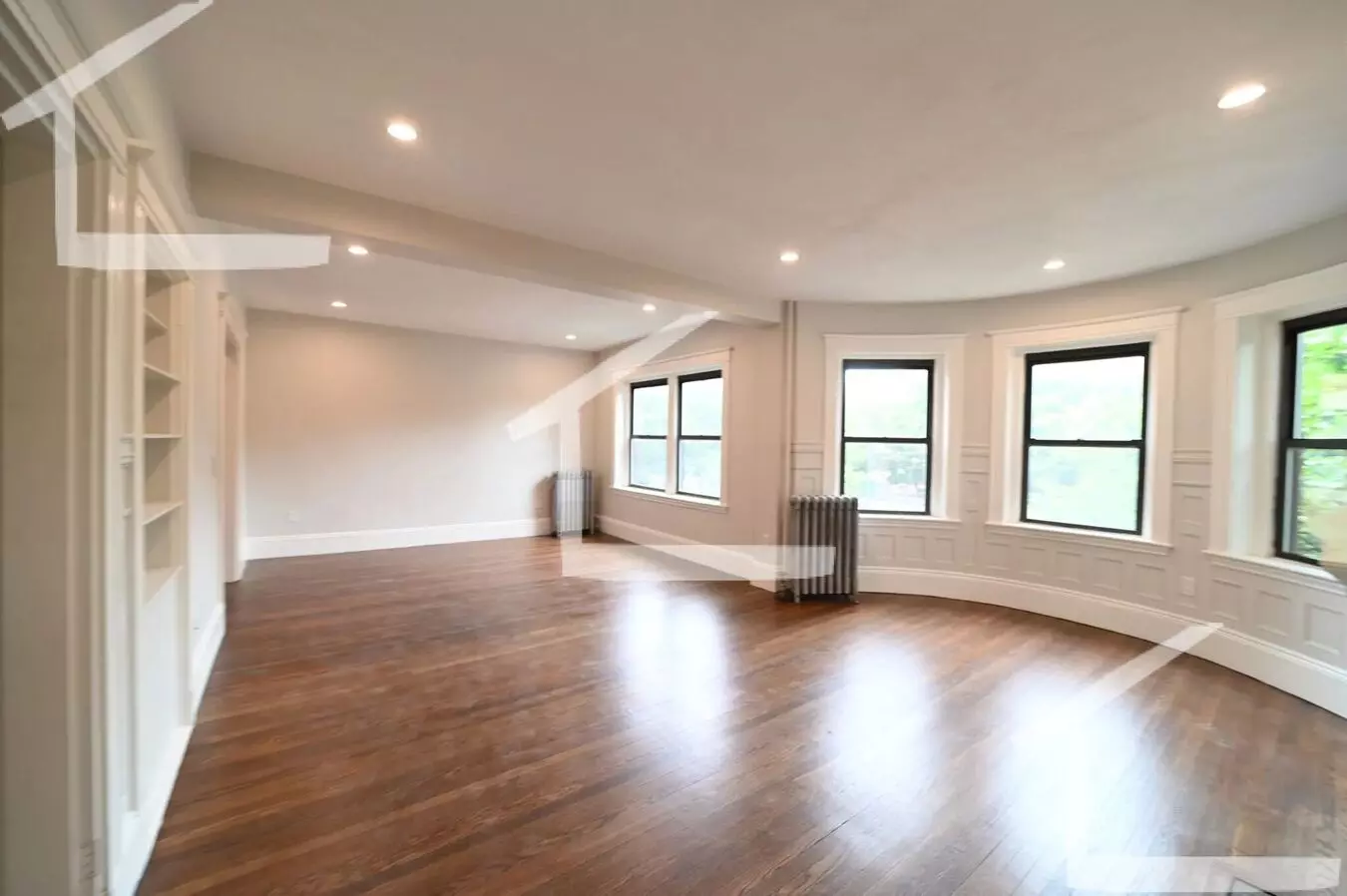Cleveland Circle Area Of Brookline, Pets Friendly, Heat And Hot Water Included, Laundry On A Site, Parking Apartment for rent in Boston, MA