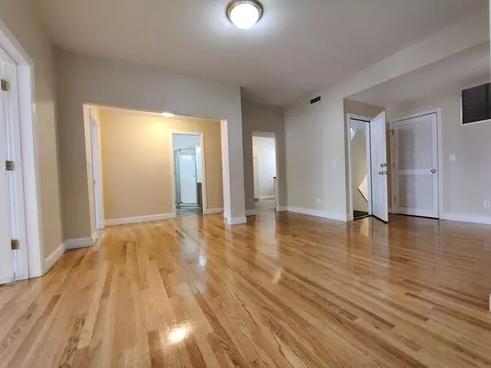 Central Bu Location! Walk To School, Eat-in Kitchen, Dishwasher, Laundry In On A Site Apartment for rent in Brookline, MA