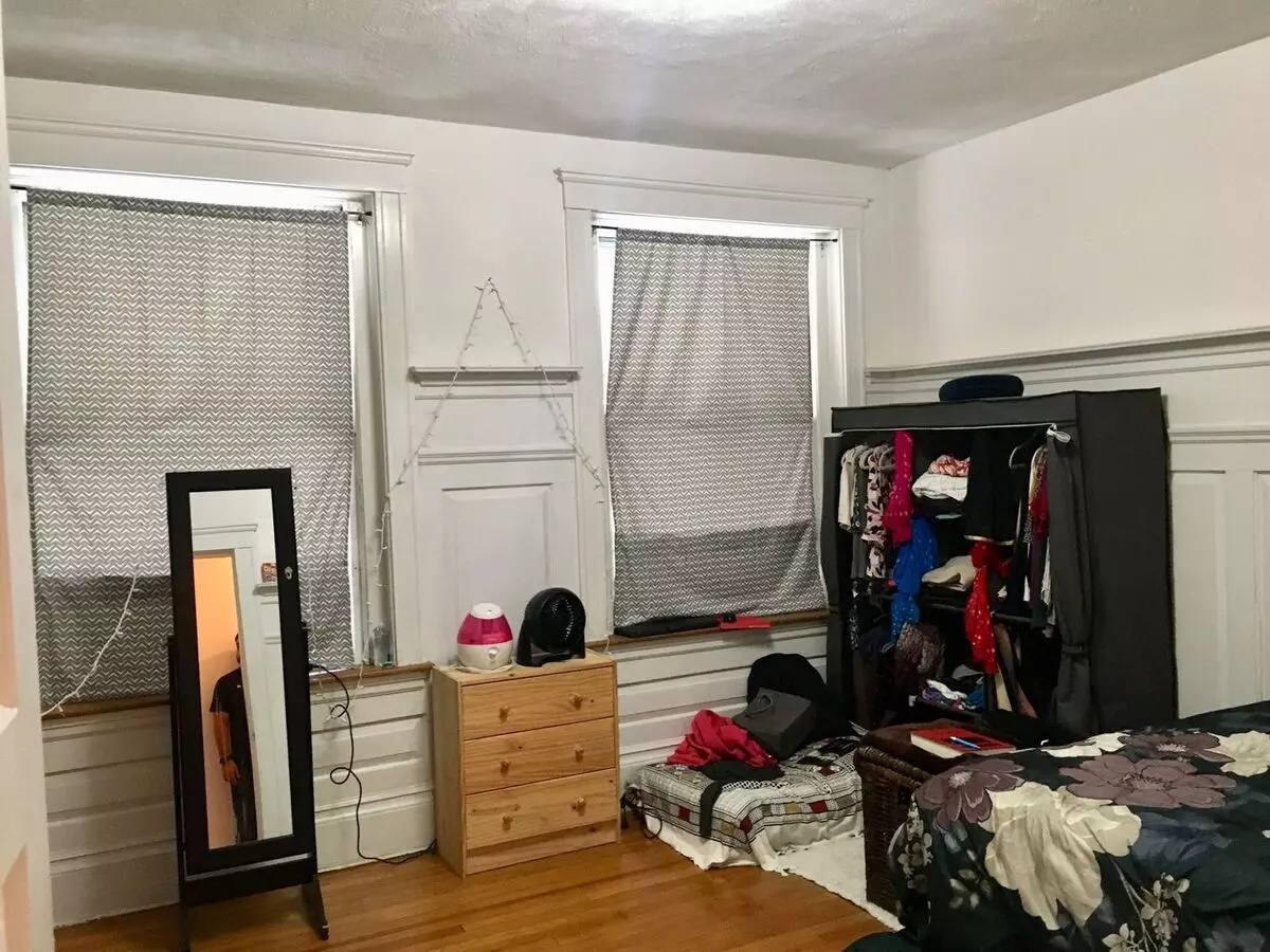 New Construction, No Brokers Fee, No Security Deposit, Central Heat/ac, In-unit Laundry House for rent in Brookline, MA
