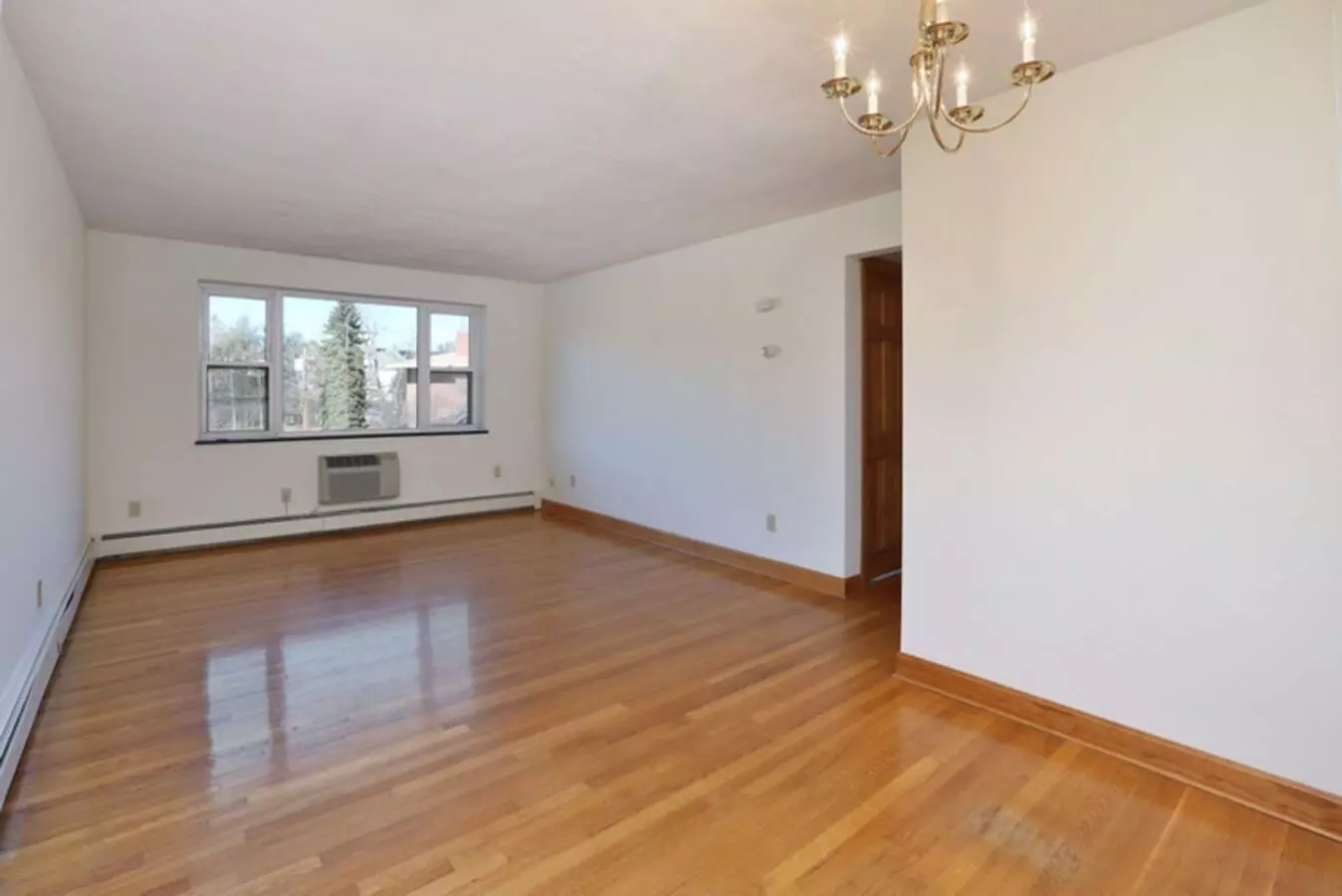 Green Line D - Mass Pike - Parking Included House for rent in Newton, MA