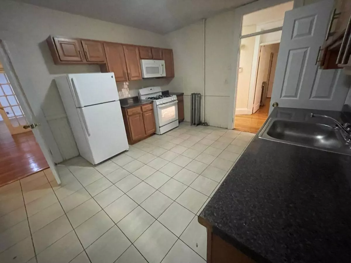 Three Bedroom * Union Square ~ Allston * On 57 Bus To Kenmore Via Packard's Corner Apartment for rent in Boston, MA