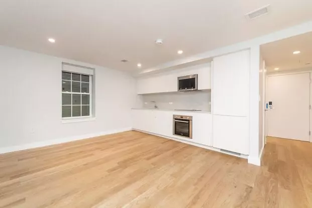 Luxury Studio In The Heart Of North End! W/d In Unit! Cat & Small Dog Friendly Apartment for rent in Boston, MA