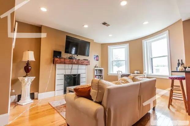 Hot Brookline Listing!!!!! Apartment for rent in Brookline, MA