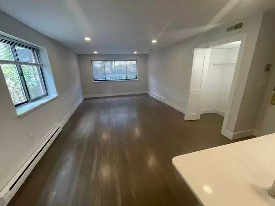Luxury Building Studio Apartment for rent in Chestnut Hill, MA Luxury Building Studio Apartment for rent in Chestnut Hill, MA