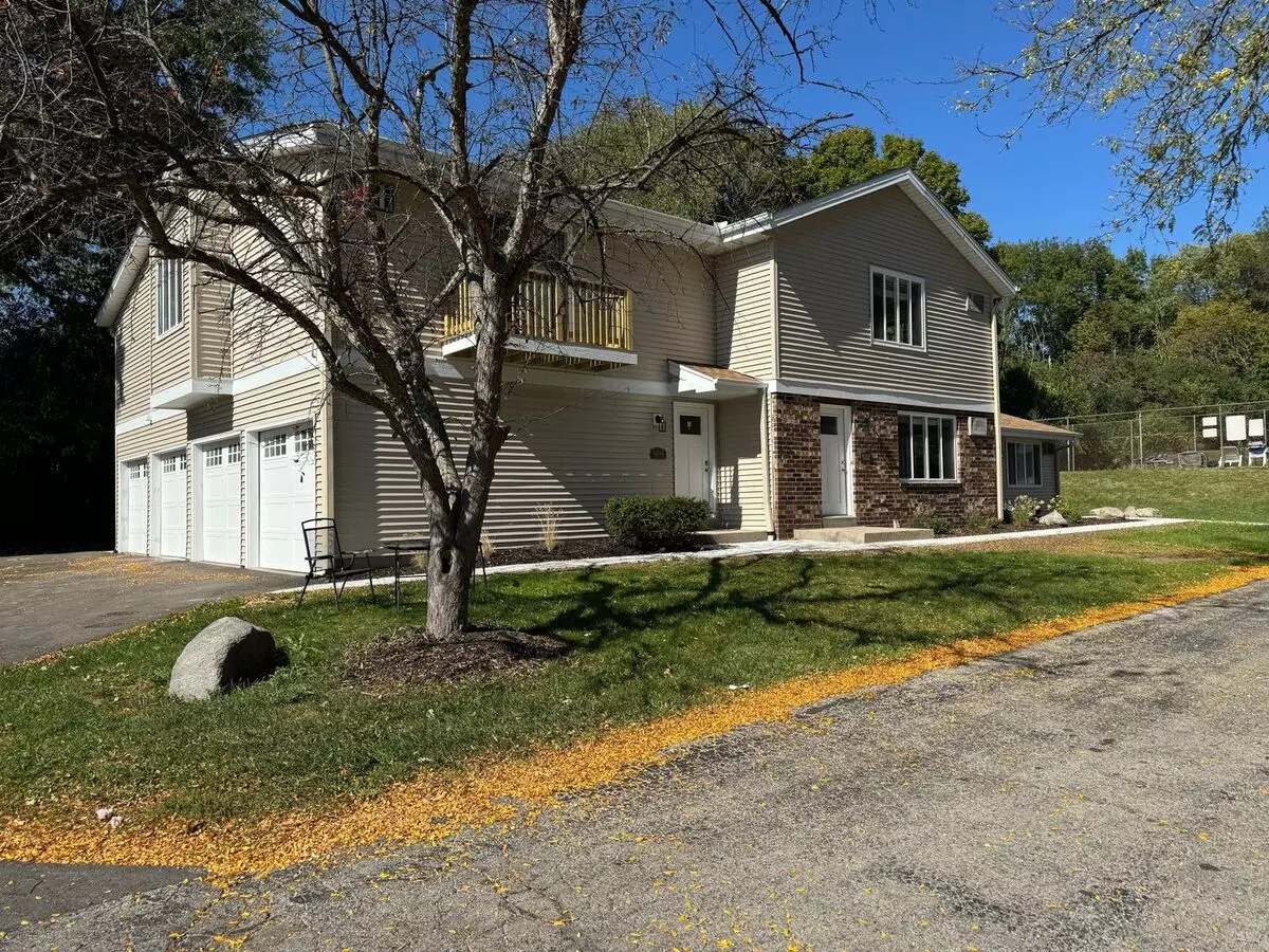 Cedarburg Townhome With Attached Garage, Newly Renovated With In Unit Laundry House for rent in Cedarburg, WI