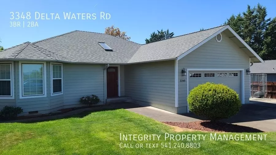 3348 Delta Waters Rd House for rent in Medford, OR