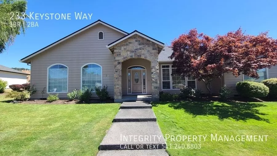233 Keystone Way House for rent in Eagle Point, OR