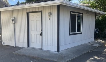 704 NE 8th St Apartment for rent in Grants Pass, OR