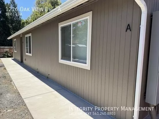1216 Oak View Dr Apartment for rent in Grants Pass, OR