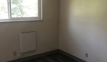 516 NW A St Apartment for rent in Grants Pass, OR