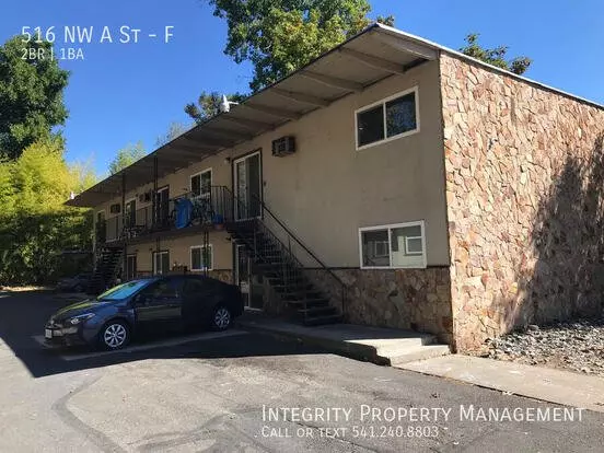 516 NW A St Apartment for rent in Grants Pass, OR