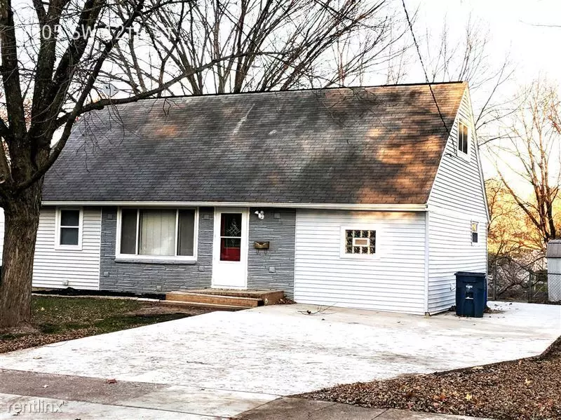 7305 SW 12th St House for rent in Des Moines, IA