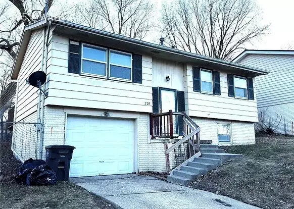 205 E Wall Ave Apartment for rent in Des Moines, IA