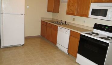 2132 Grand Ave Apartment for rent in West Des Moines, IA