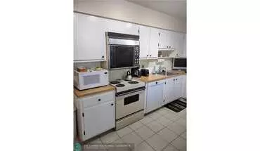 3 of 100 804 Cypress Blvd Apartment for rent in Pompano Beach, FL