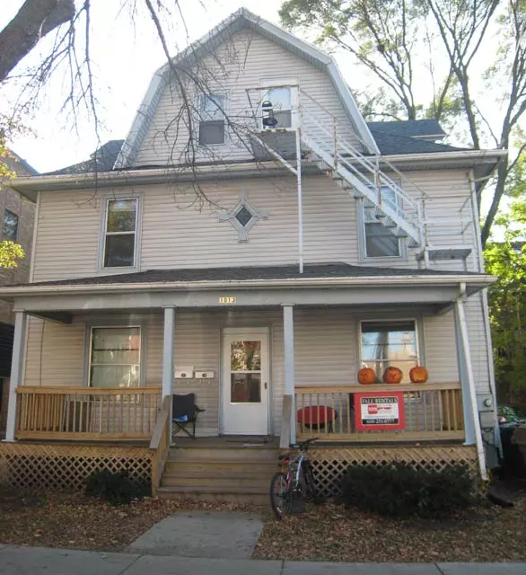 2 of 2 1013 Spring St House for rent in Madison, WI