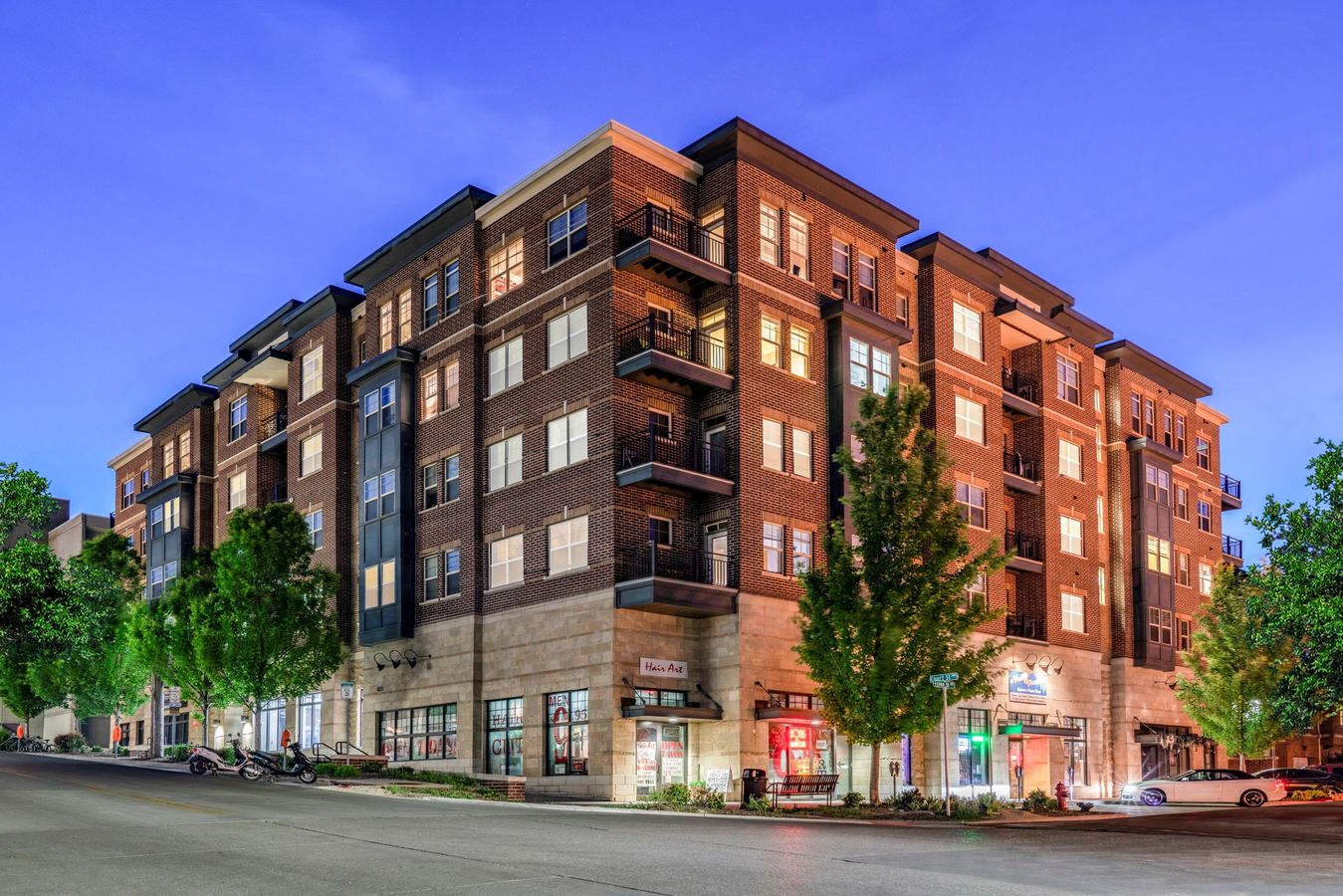 Telluride Apartments 278 E Court St Iowa City, IA