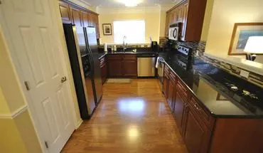 2 of 19 124 W. Oakbrook Short Term Lease: Now - End of May House for rent in Ann Arbor, MI