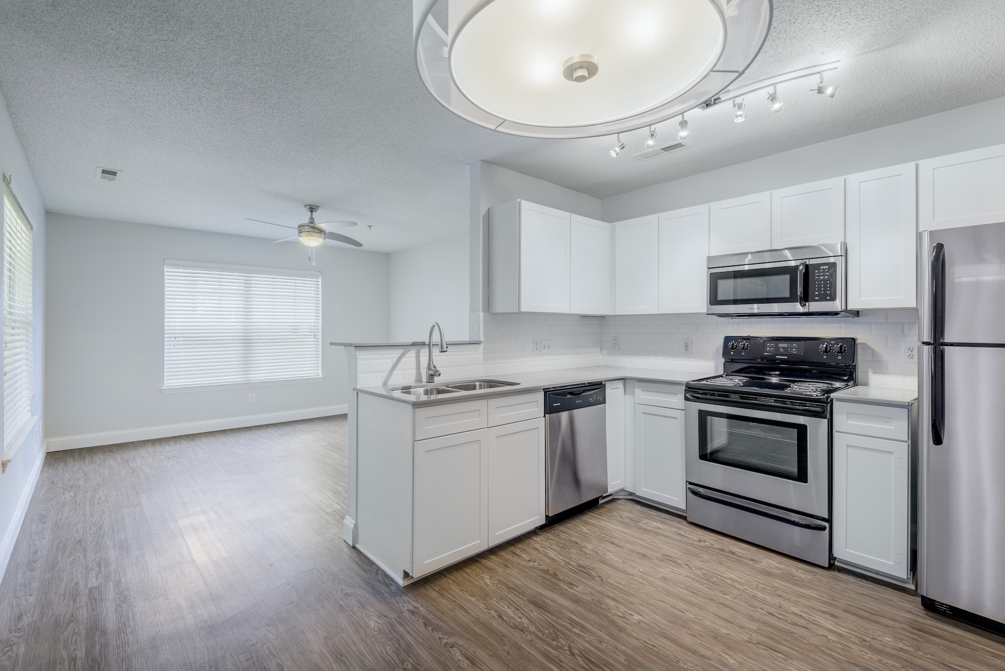 Stonebrook, Mebane (see pics & AVAIL)