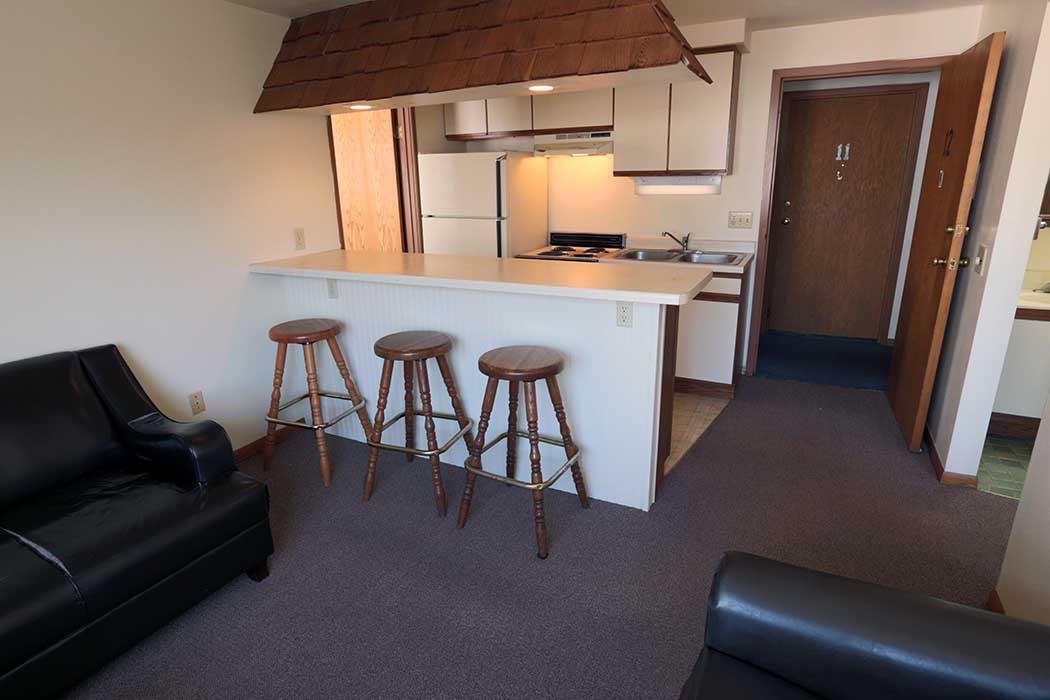 2 Bedrooms 1 Bathroom Apartment for rent at 230 Lakelawn Pl in Madison, WI