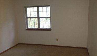 4 of 8 Dale Creek Apartment for rent in Greendale, WI