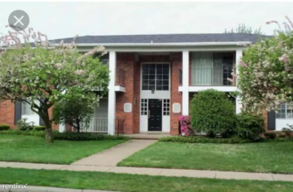 22039 E 11 Mile Rd Apartment for rent in St Clair Shores, MI