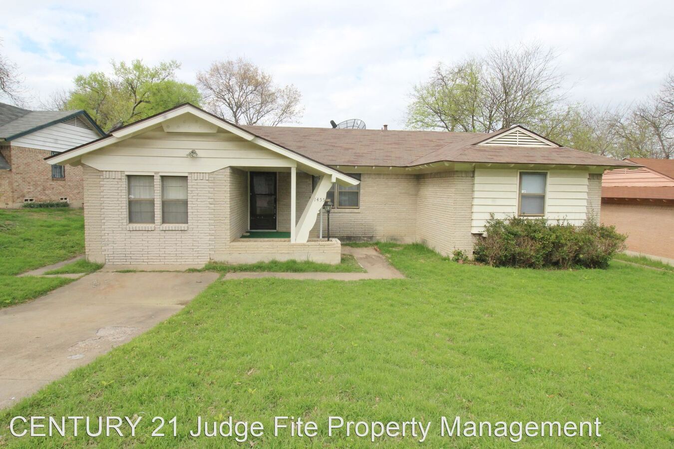 1455 Summertime Ln Dallas, TX House for Rent Rentable