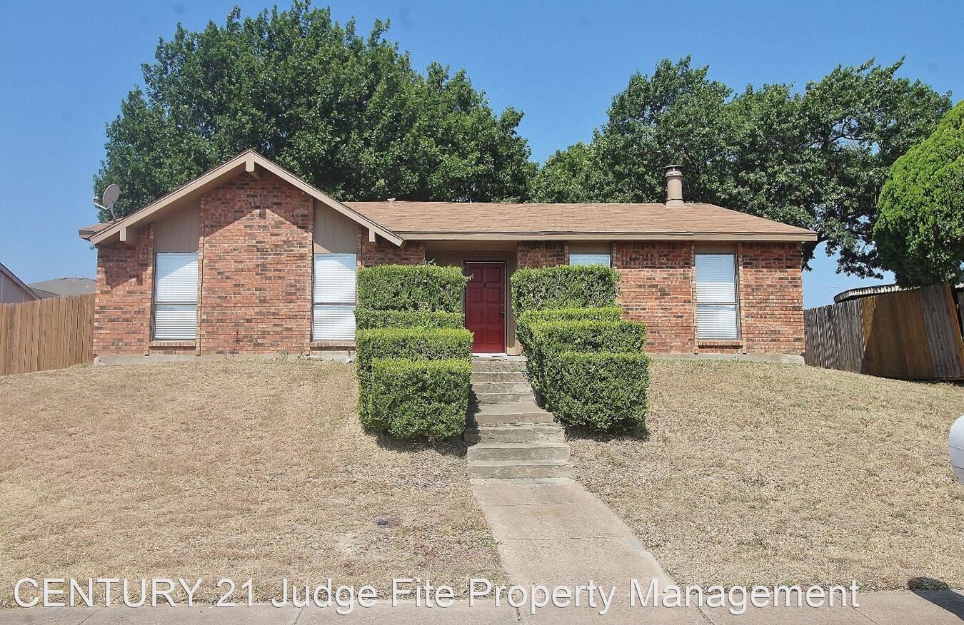 225 S Young Blvd Desoto, TX House for Rent Rentable